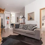 Daire Luckasa By Rent4all